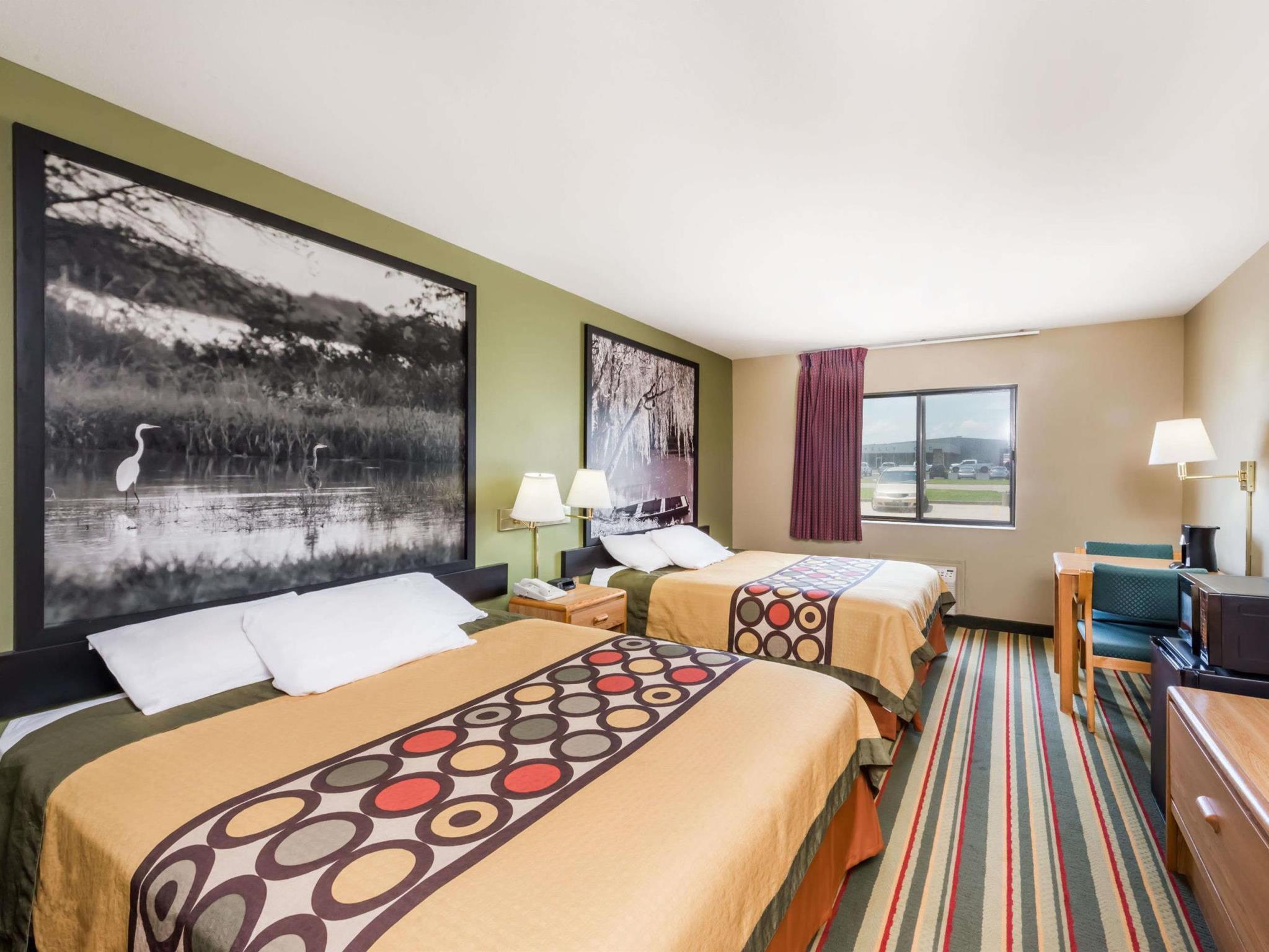 Super 8 By Wyndham Chanute Eksteriør billede