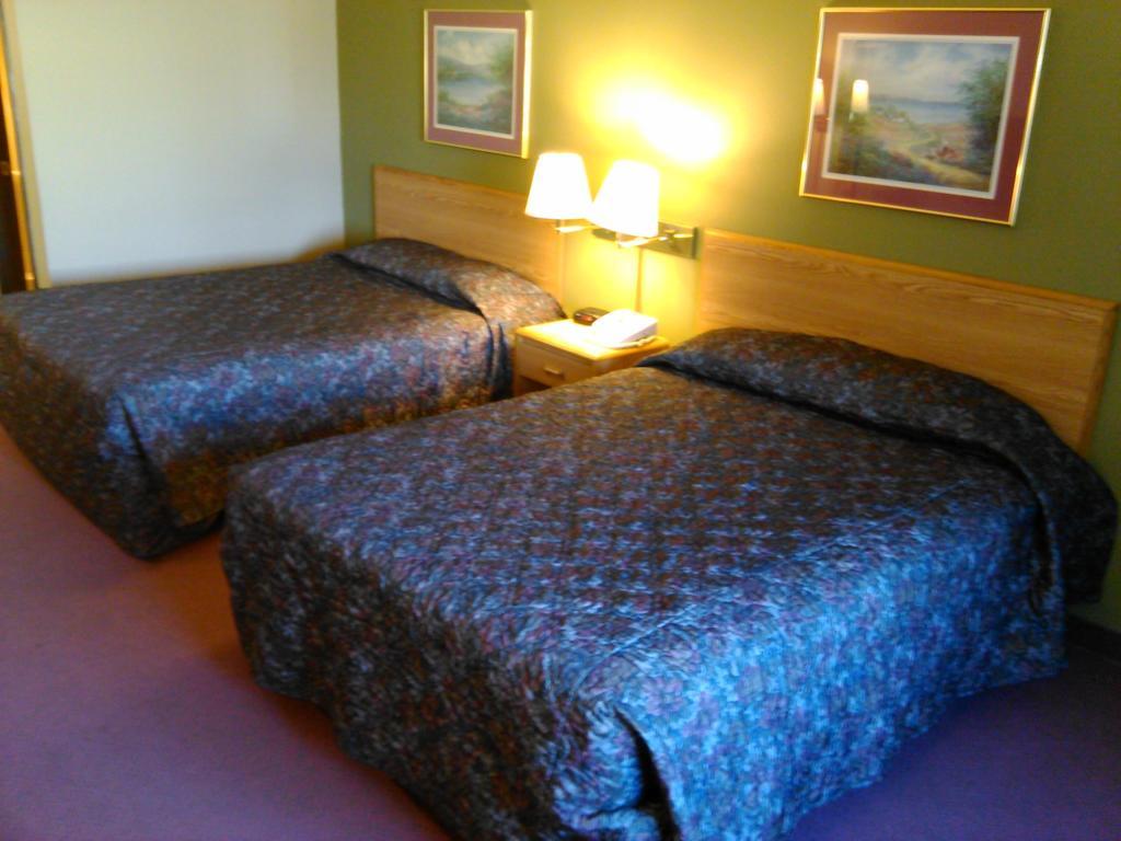 Super 8 By Wyndham Chanute Værelse billede